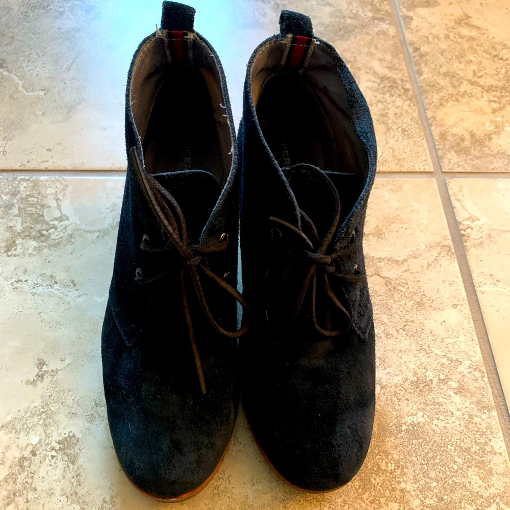 Sperry suede 9.5 women’s ankle wedge booties